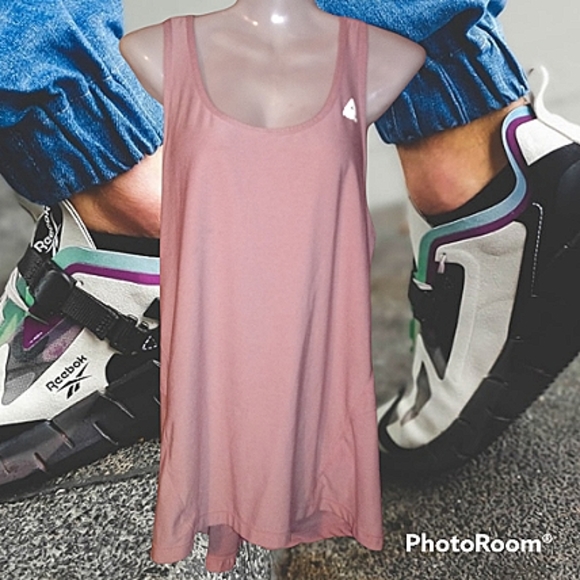 A2🐊10 for $10🐊Reebok Racerback Tank Top M *stain, on front* - Picture 5 of 7